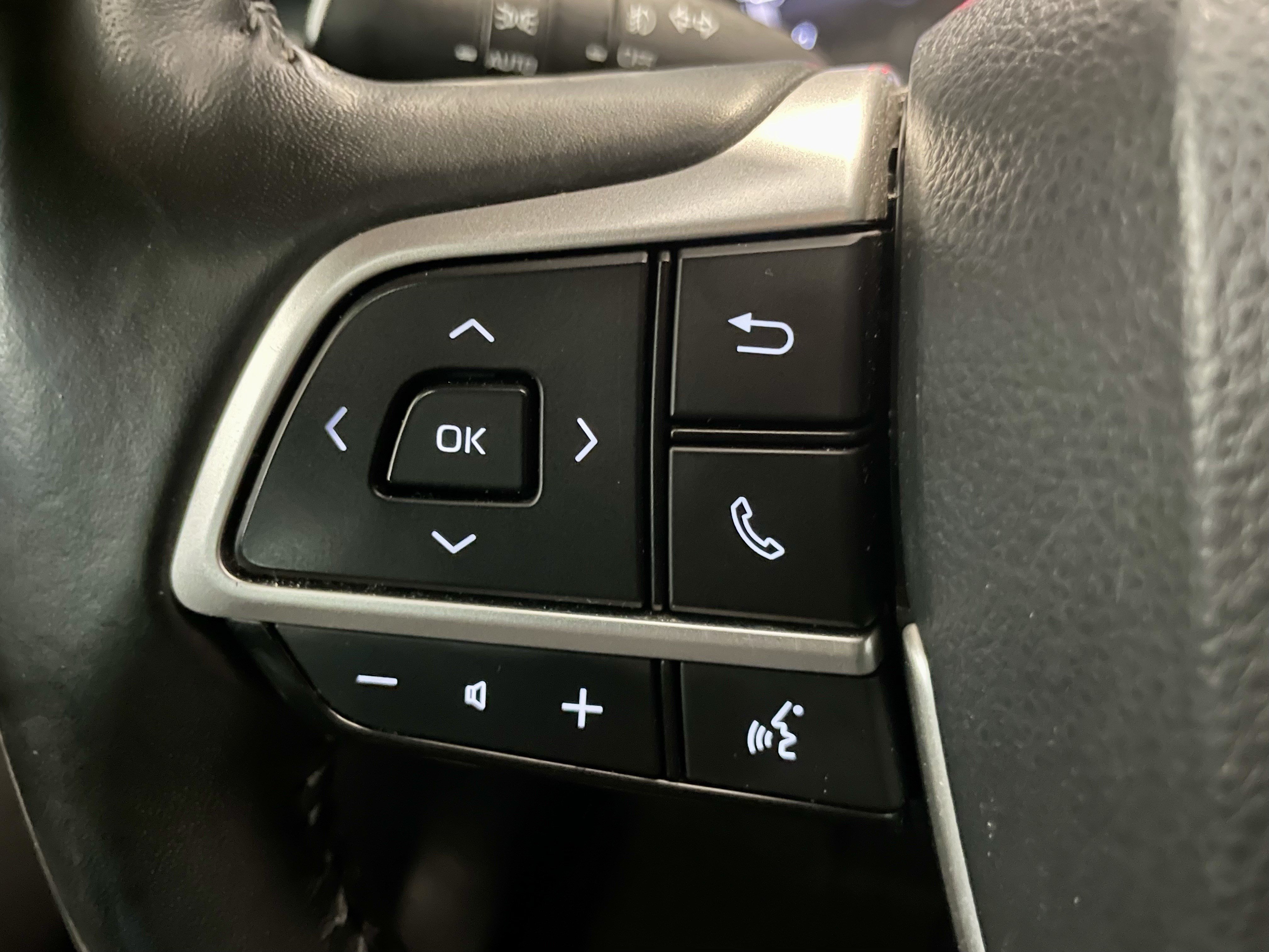 Used 2023 Toyota Highlander XSE AWD/4WD image 23