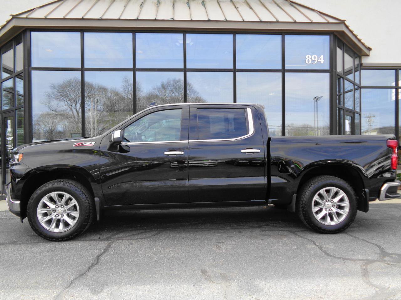 Used 2022 Chevrolet Silverado 1500 LTZ w/ LTZ Premium Package image 8
