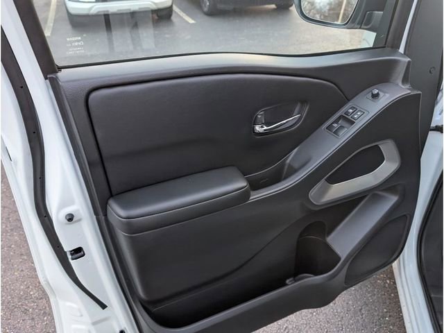 Certified 2025 Nissan Frontier SV image 14