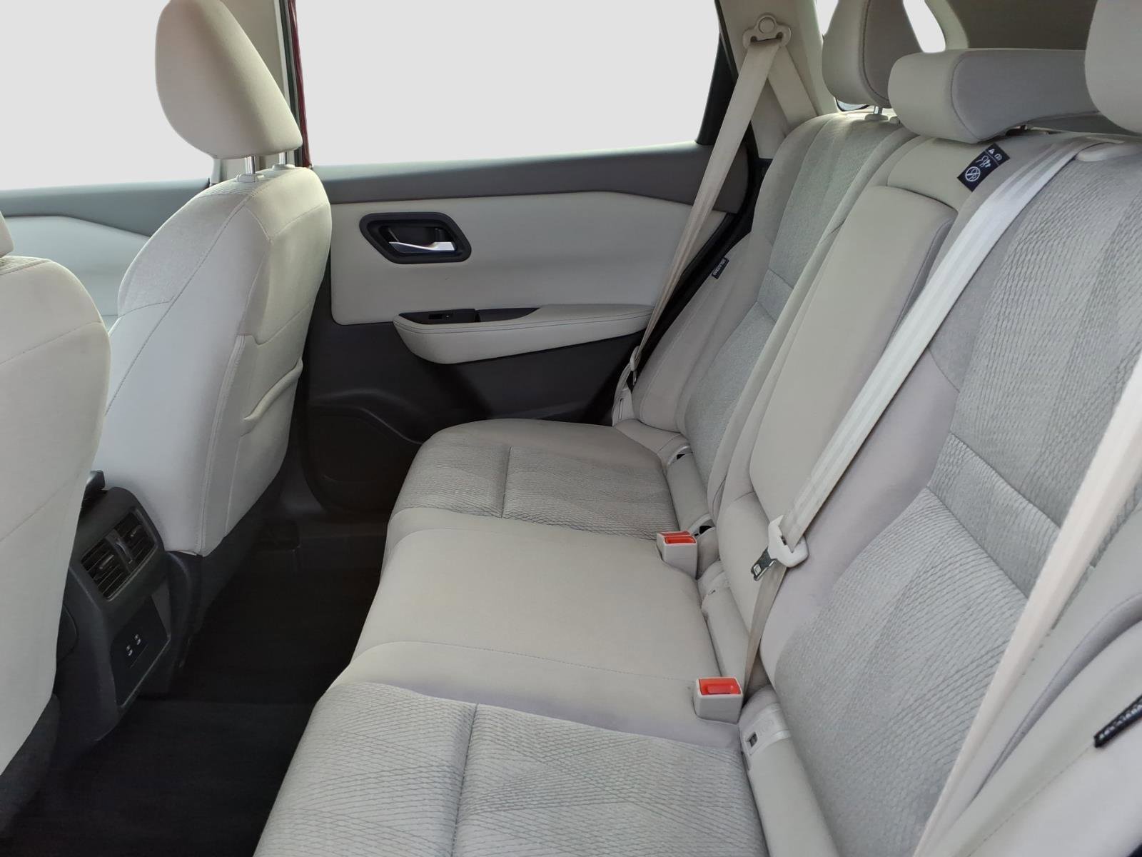 Certified 2025 Nissan Rogue SV image 14