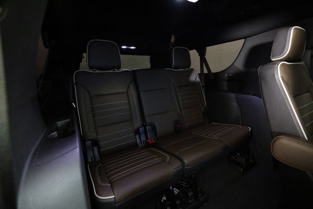 Used 2026 GMC Yukon XL Denali Ultimate AWD/4WD image 12