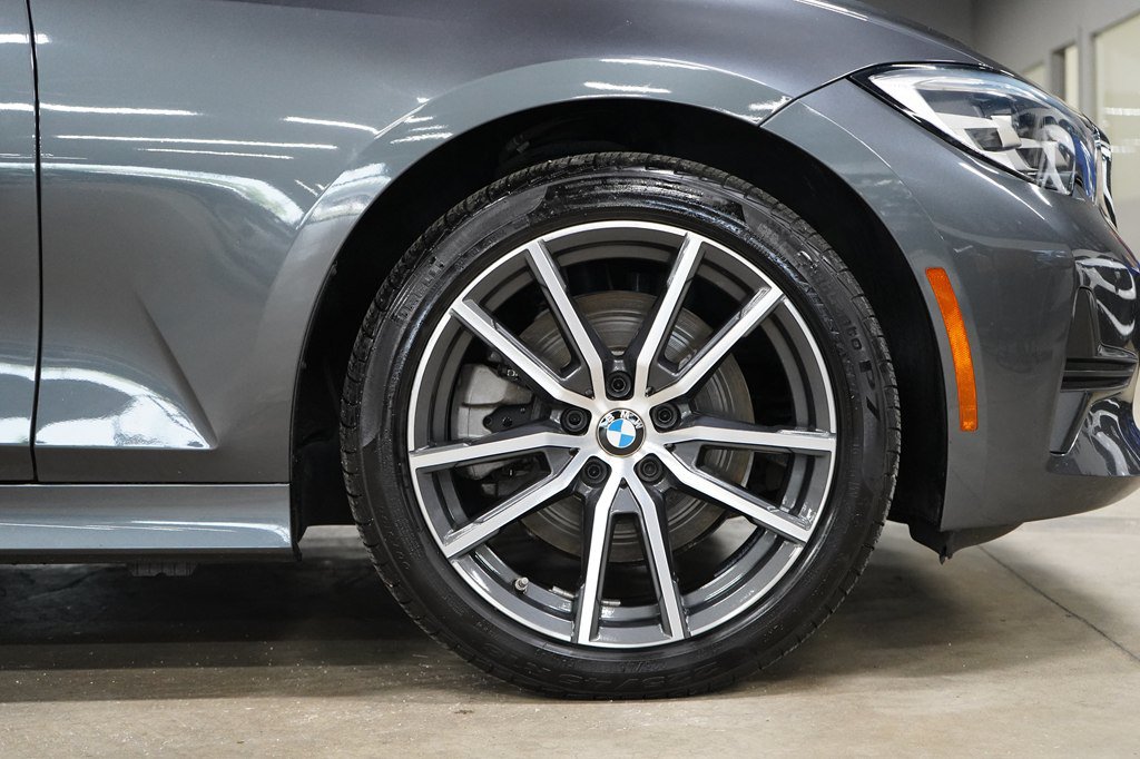 Used 2020 BMW 330i xDrive Sedan w/ Driving Assistance Package AWD/4WD image 39