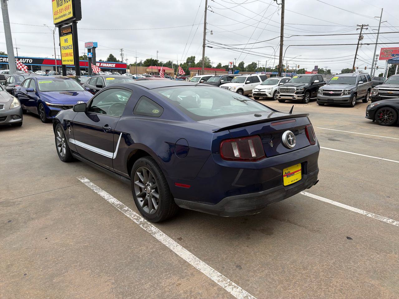 Used 2010 Ford Mustang Coupe RWD image 7