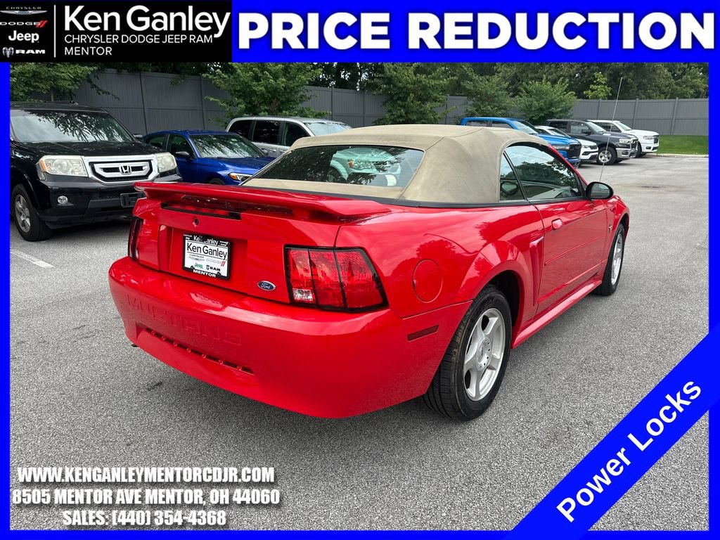 Used 2003 Ford Mustang Convertible RWD image 9