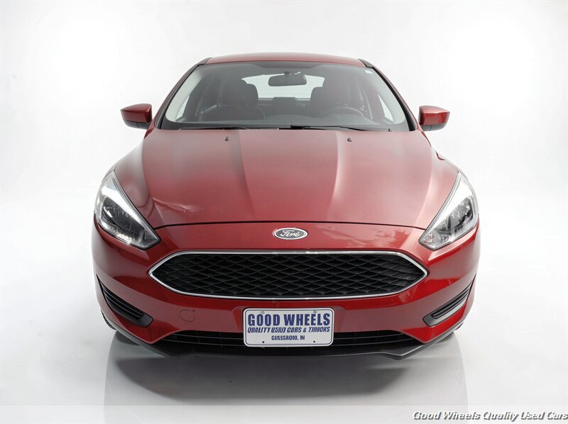 Used 2018 Ford Focus SE FWD image 2