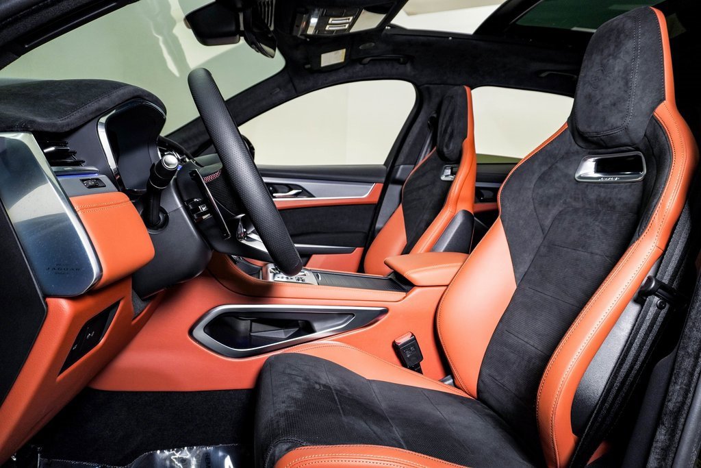 Used 2025 Jaguar F-PACE SVR image 20