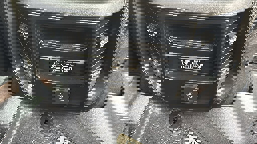 Used 2019 RAM 1500 Laramie image 26