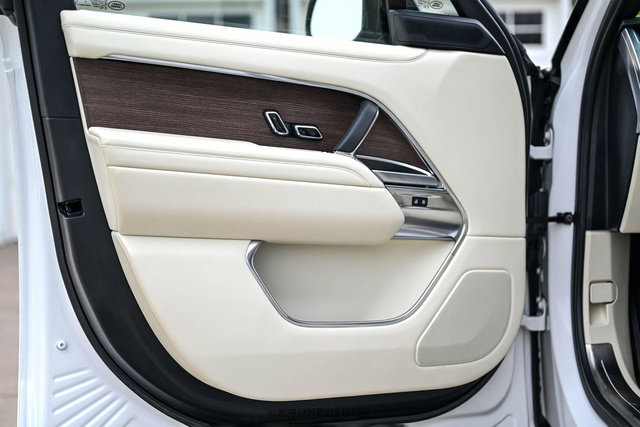 Used 2025 Land Rover Range Rover SE image 22