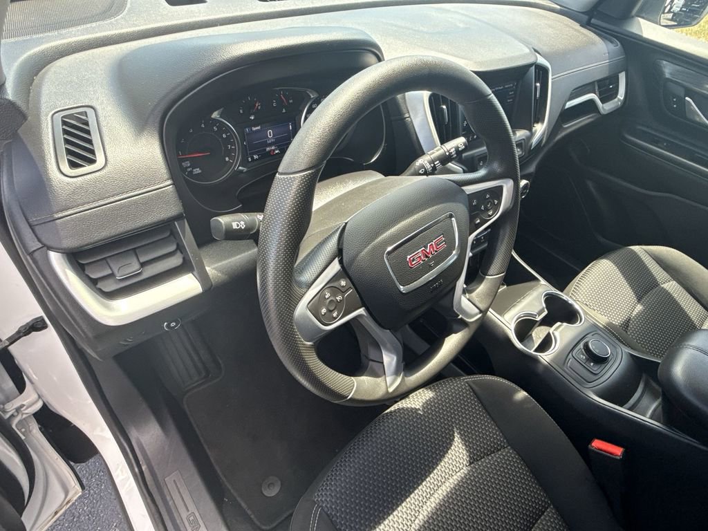 Used 2024 GMC Terrain SLE FWD image 10