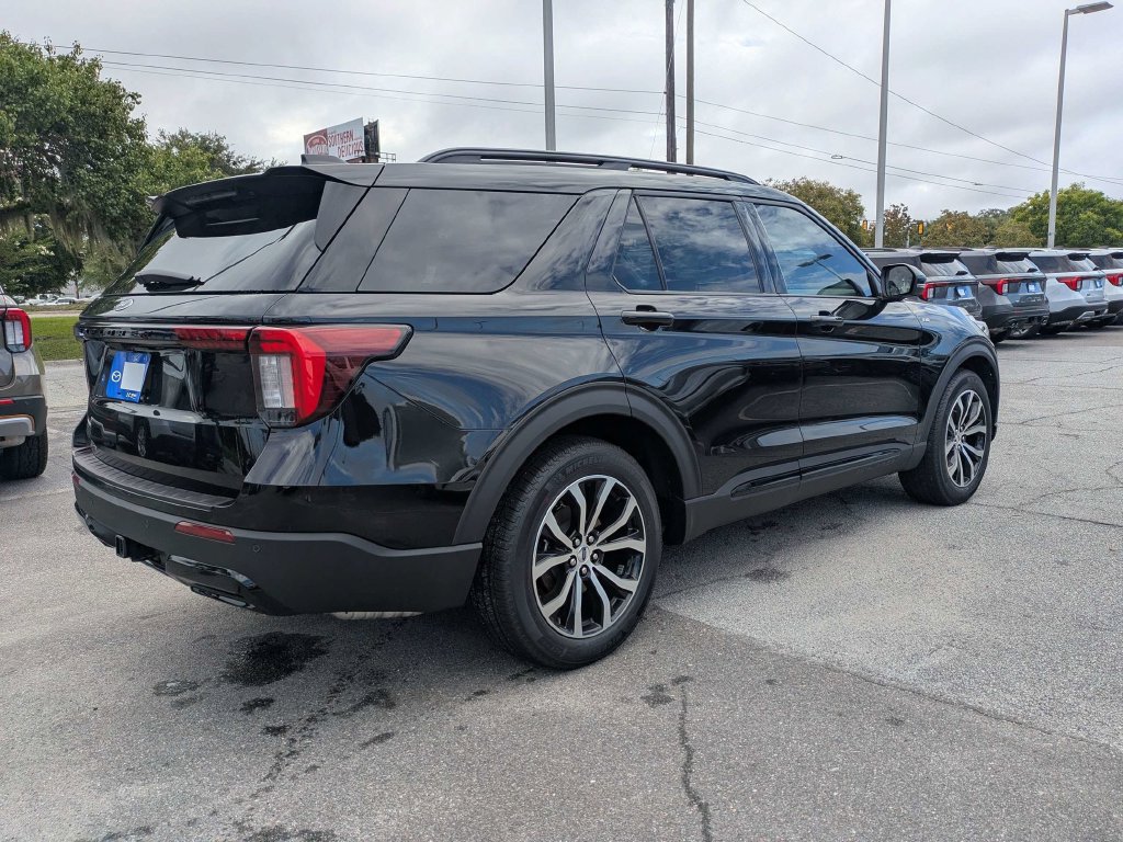 New 2026 Ford Explorer ST-Line RWD image 4