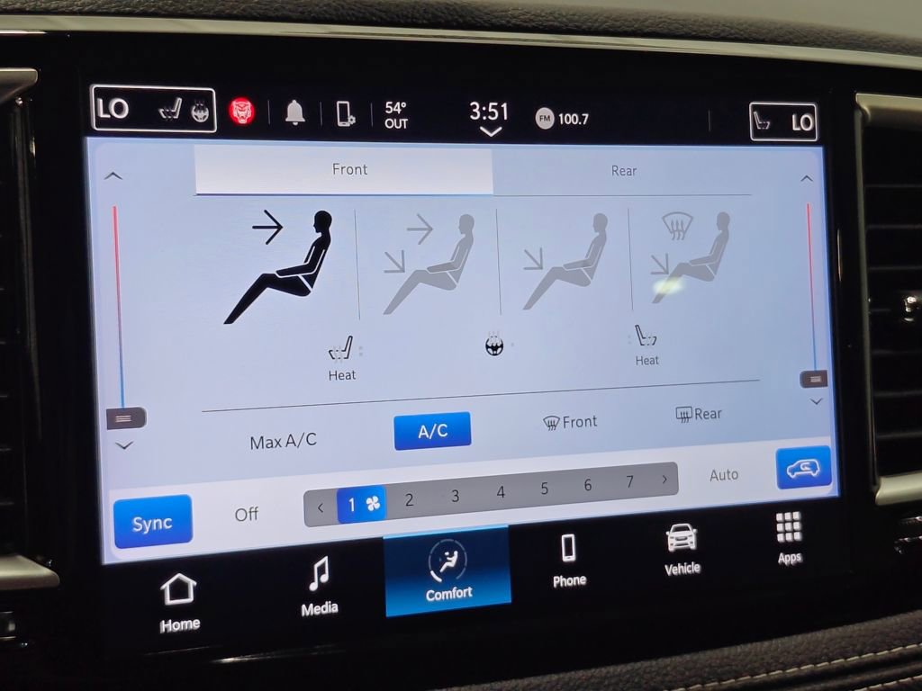 Used 2024 Chrysler Pacifica Touring image 38