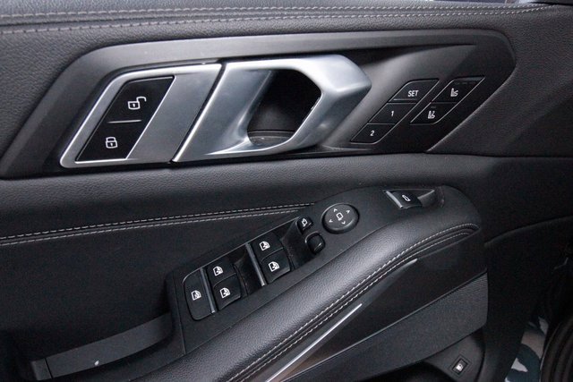 Used 2022 BMW X5 xDrive45e image 12