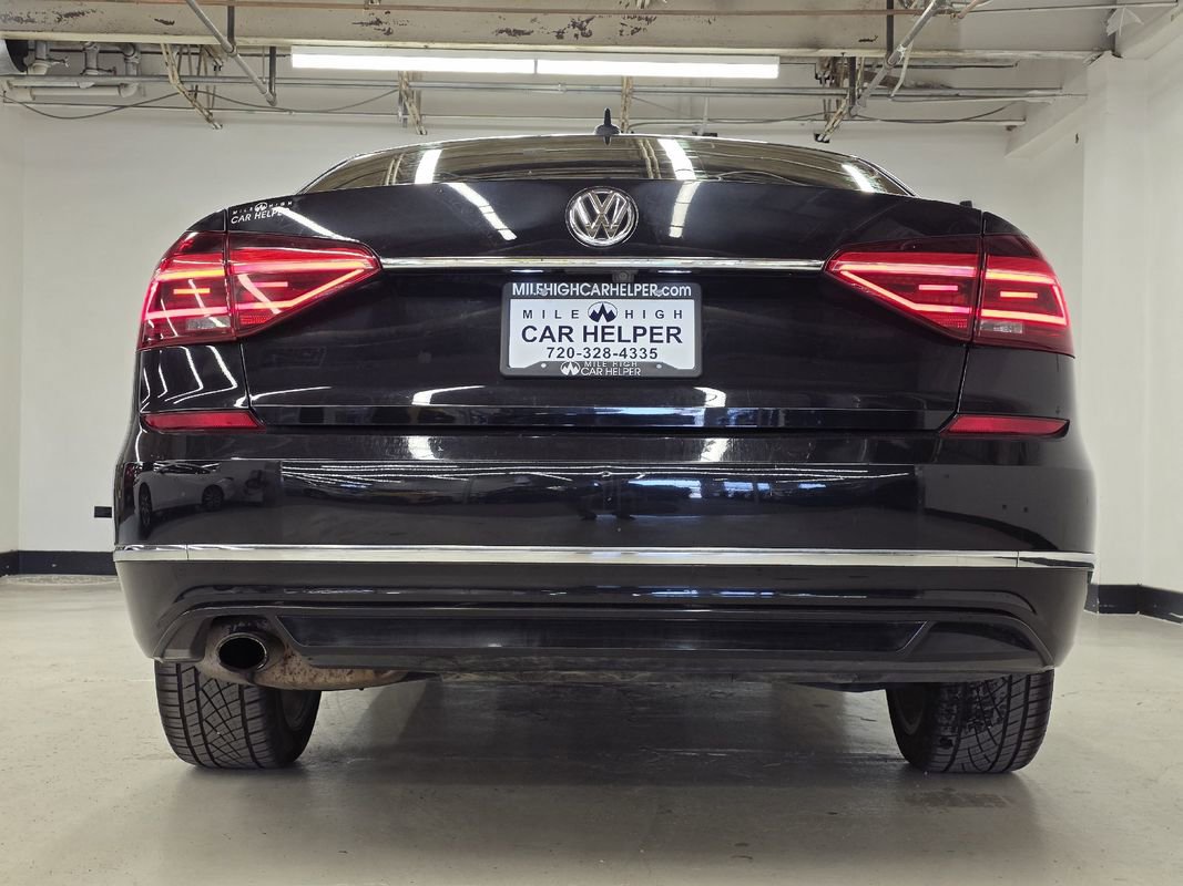 Used 2017 Volkswagen Passat 1.8T R-Line w/ R-Line Lighting Package image 17