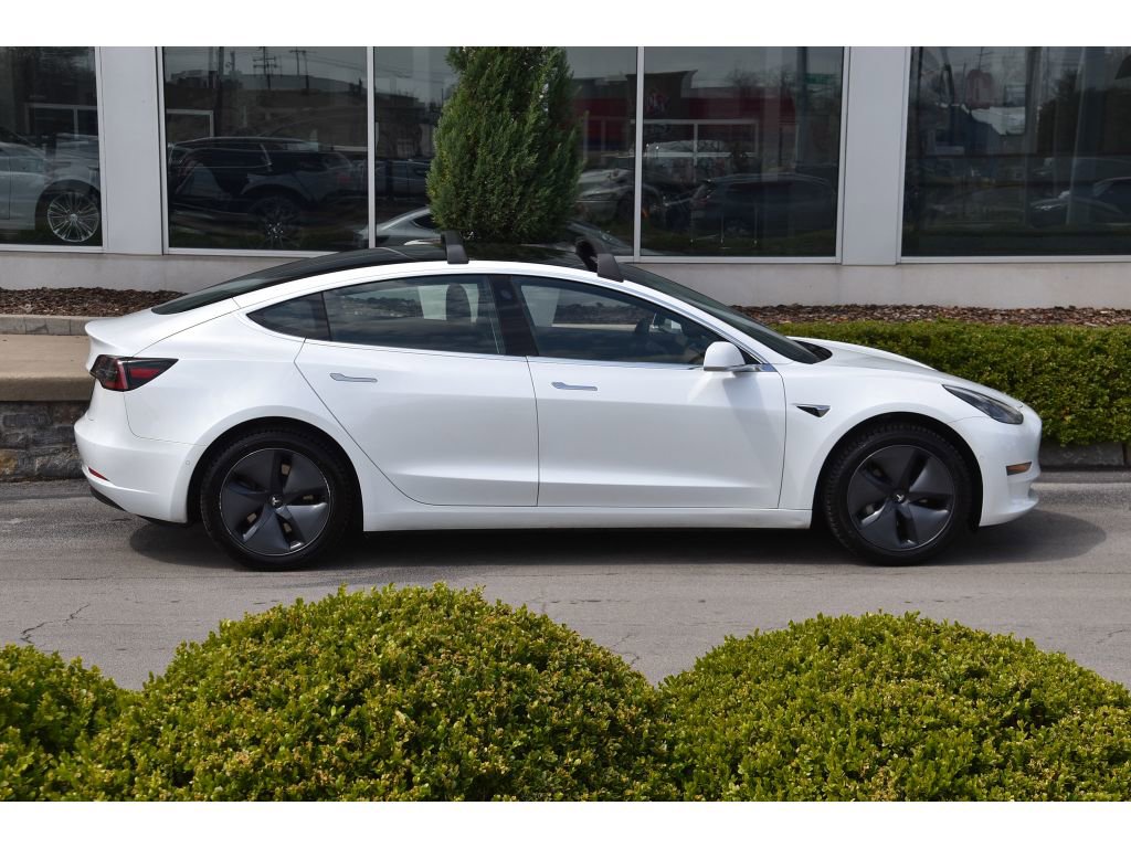 Used 2020 Tesla Model 3 Standard Range Plus image 3