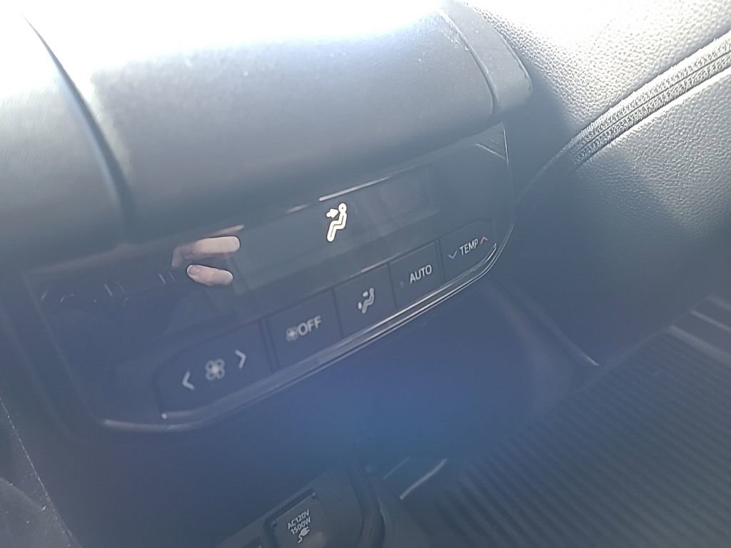 Used 2020 Toyota Highlander Limited AWD/4WD image 18