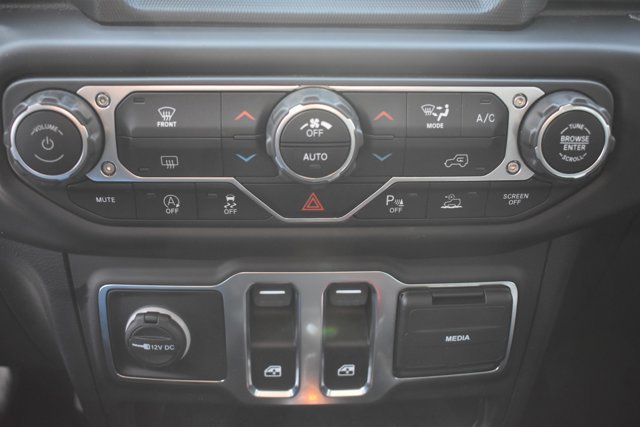 Used 2021 Jeep Wrangler Sport S image 24