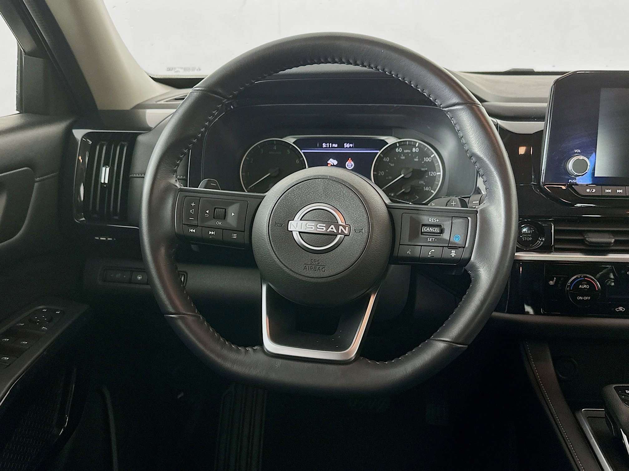 Used 2025 Nissan Pathfinder SV image 18