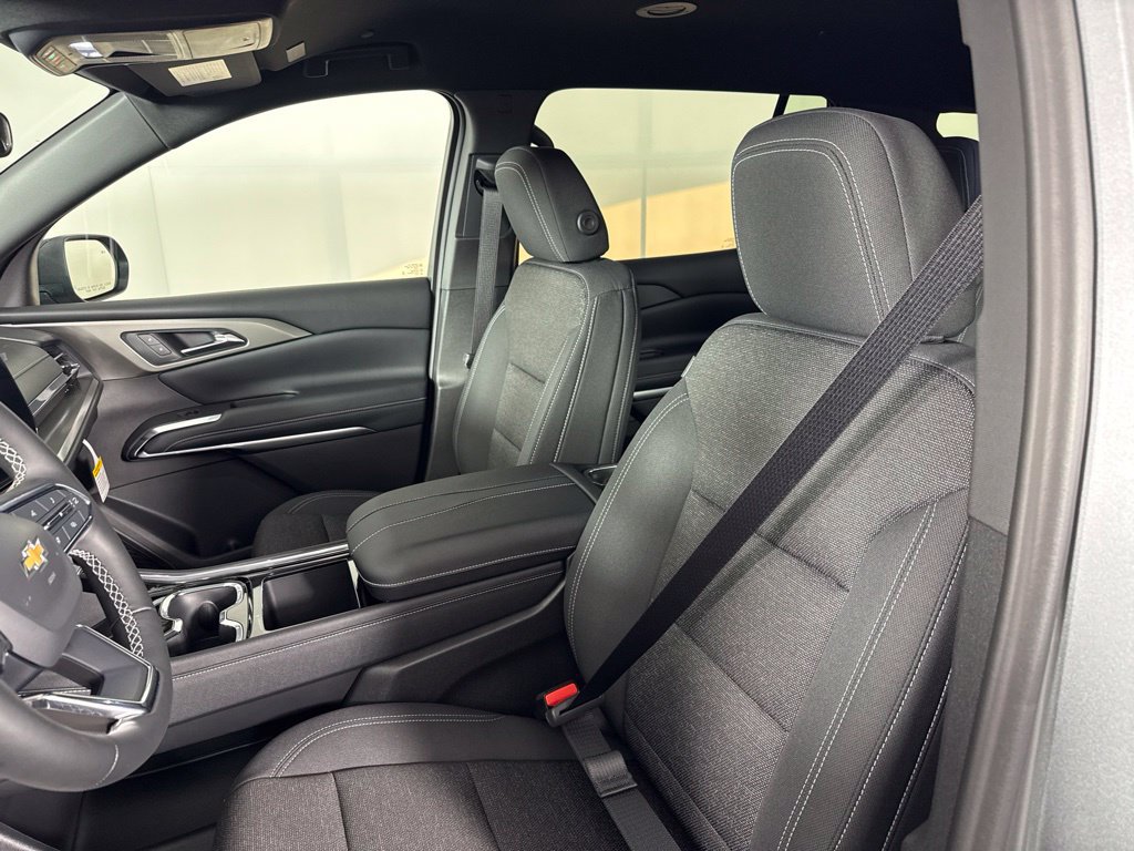 New 2027 Chevrolet Traverse LT FWD image 15