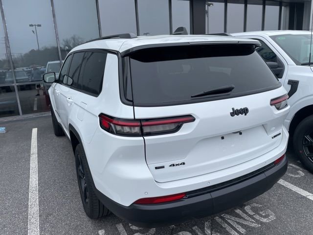 Used 2023 Jeep Grand Cherokee L Limited w/ Black Appearance Package image 4