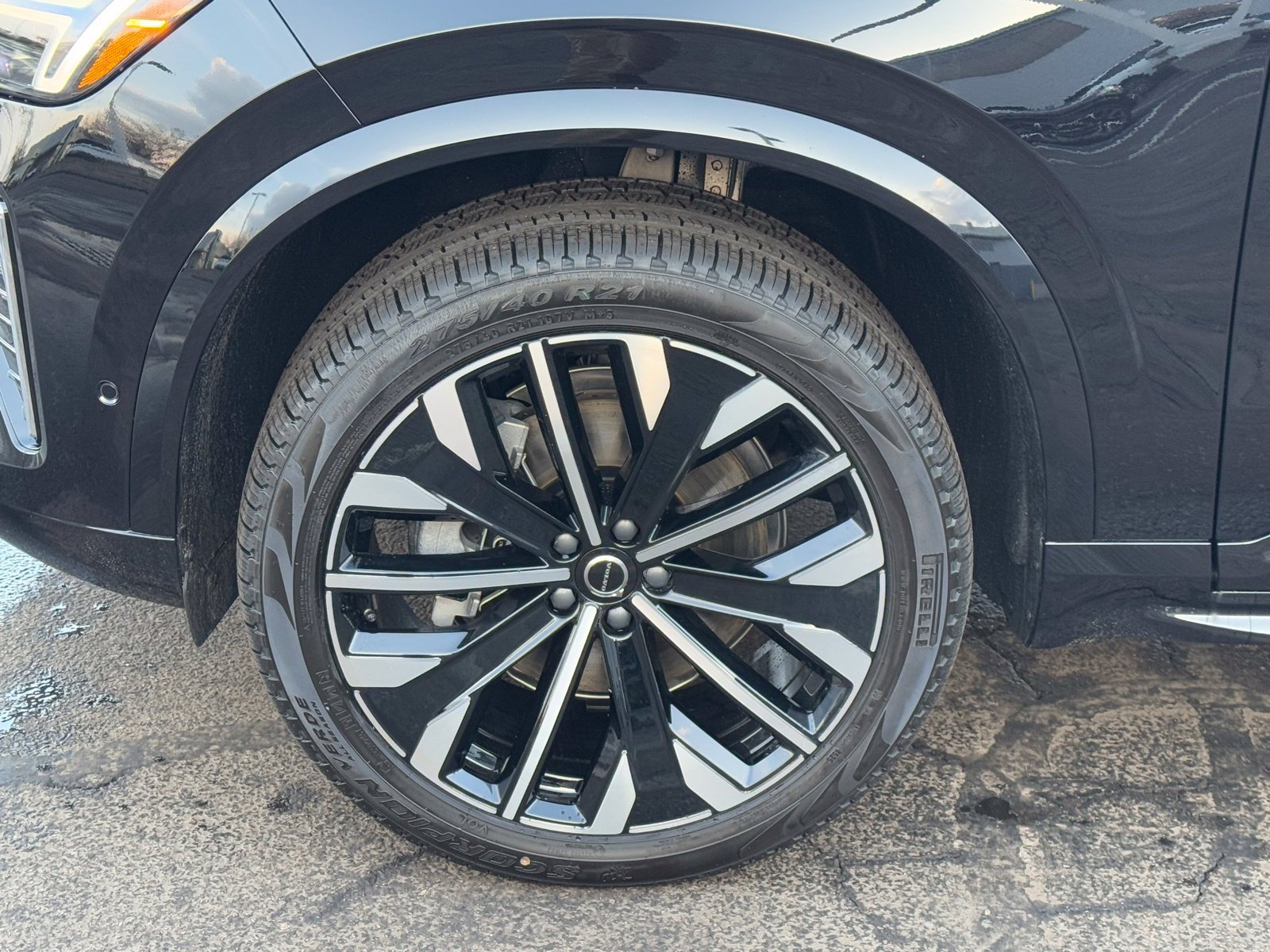New 2026 Volvo XC90 B6 Plus w/ Protection Package Premier AWD/4WD image 54