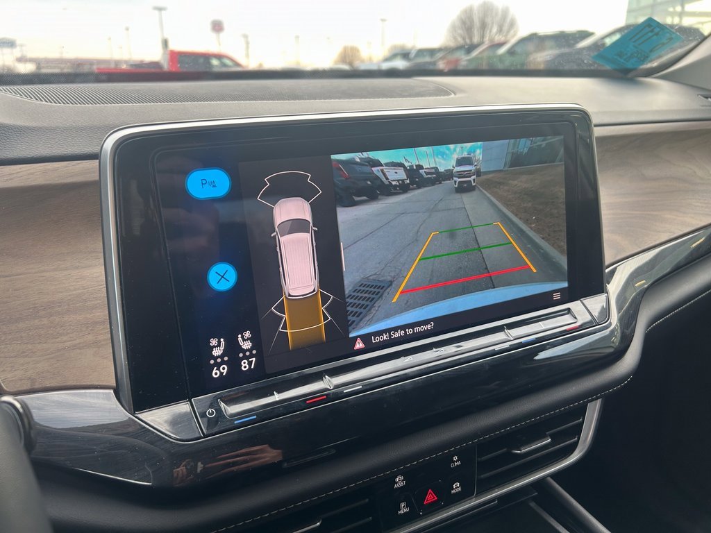 Used 2025 Volkswagen Atlas SE image 23