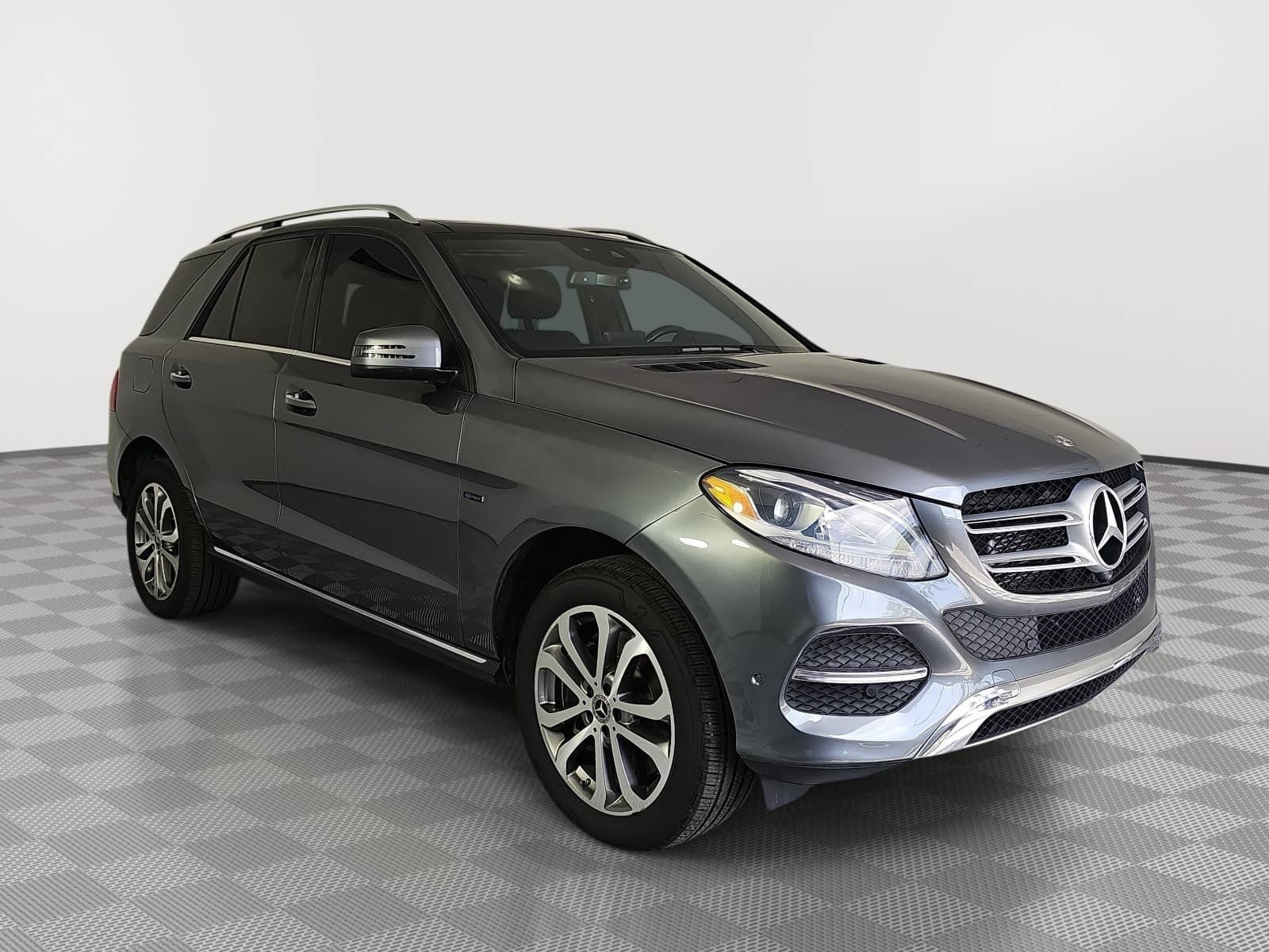 Used 2018 Mercedes-Benz GLE 550e 4MATIC image 2