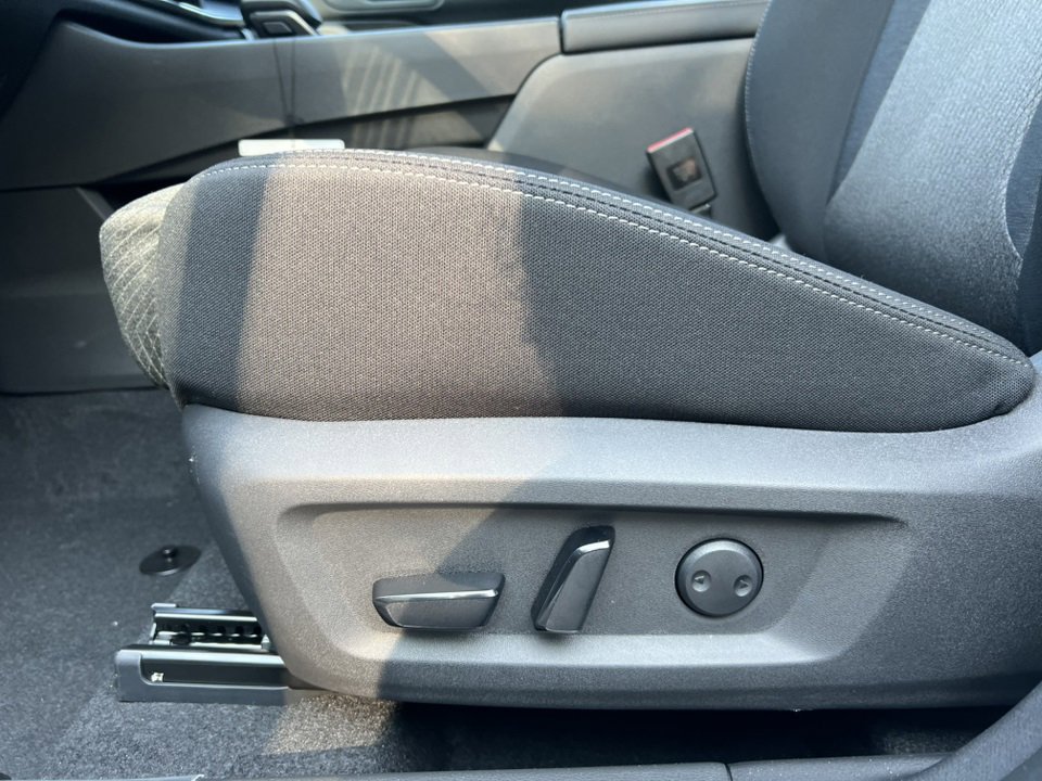 Used 2026 Nissan Rogue SV image 8