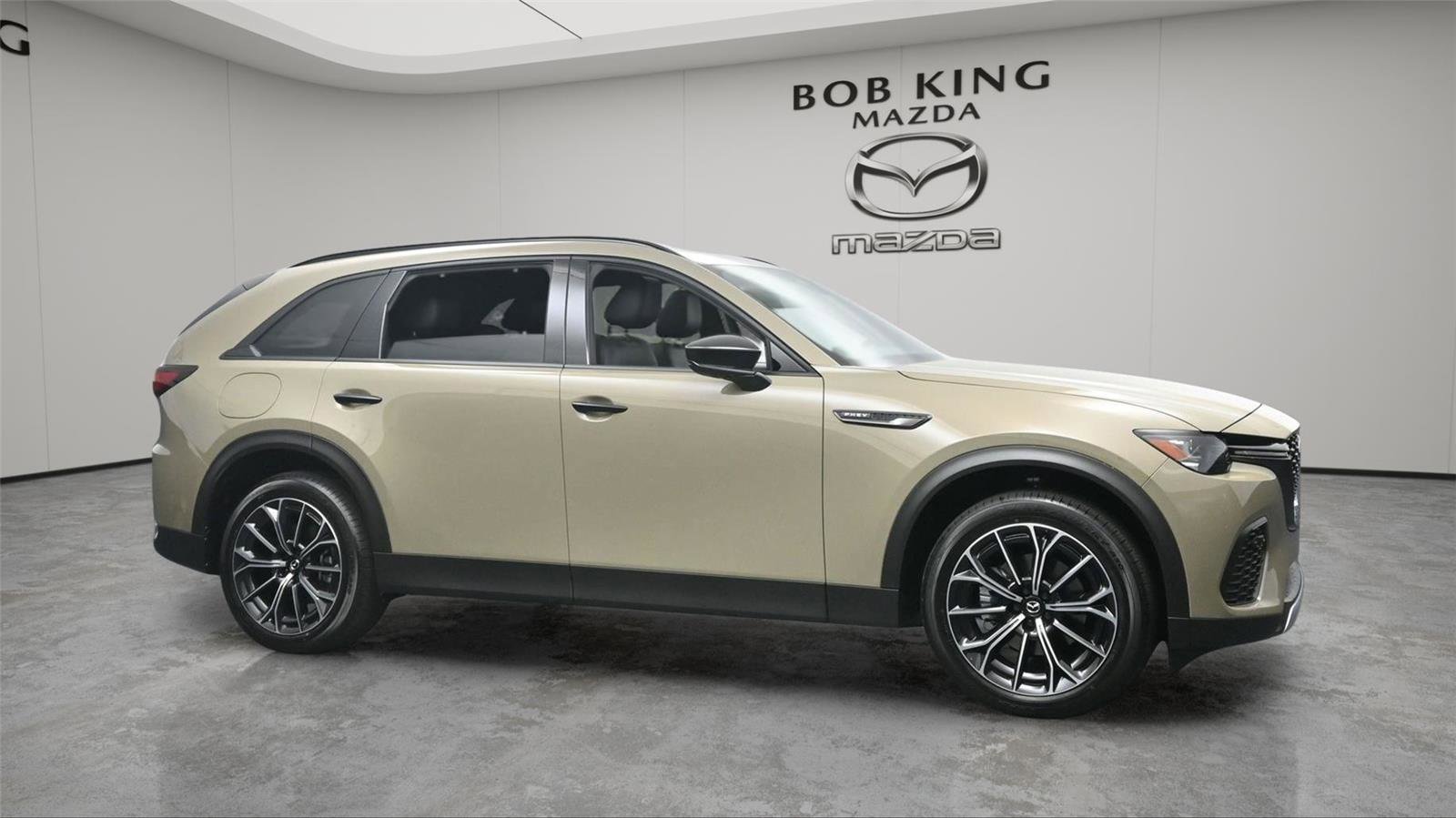 New 2025 MAZDA CX-70 Plug-In Hybrid w/ Premium Plus image 2