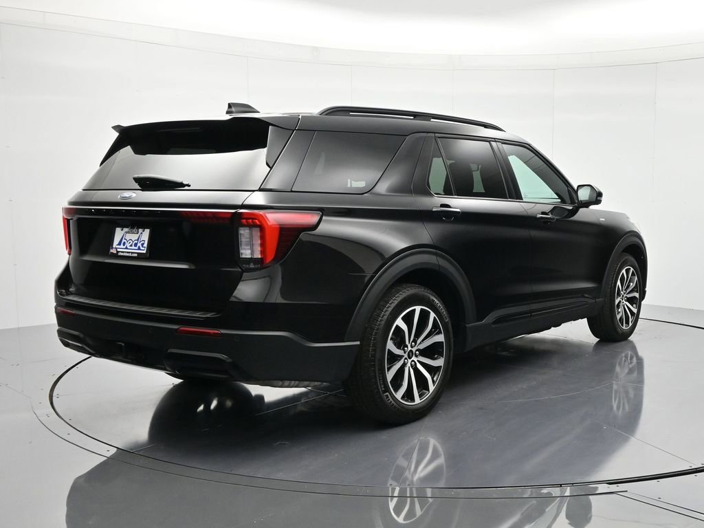 Certified 2025 Ford Explorer ST-Line w/ Premium Package image 6