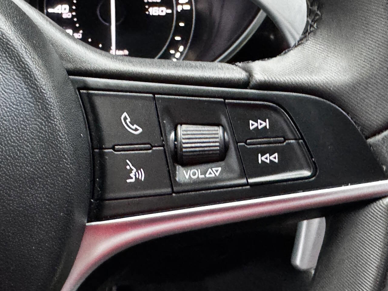 Used 2018 Alfa Romeo Giulia Ti Sport w/ Quick Order Package 22U Sport image 27