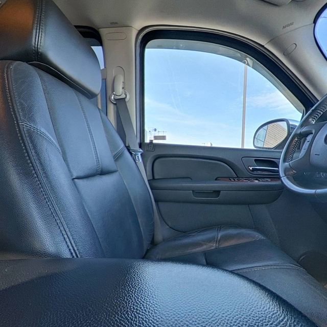 Used 2007 Chevrolet Tahoe LTZ w/ LTZ Preferred Equipment Group AWD/4WD image 30