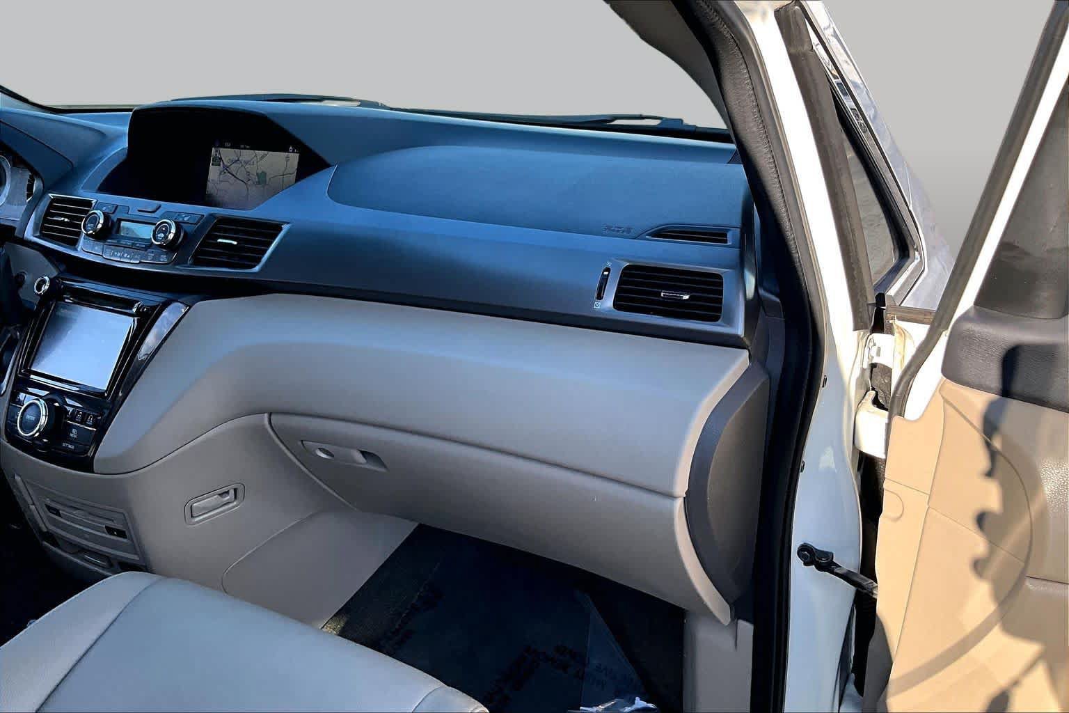 Used 2016 Honda Odyssey Touring image 19
