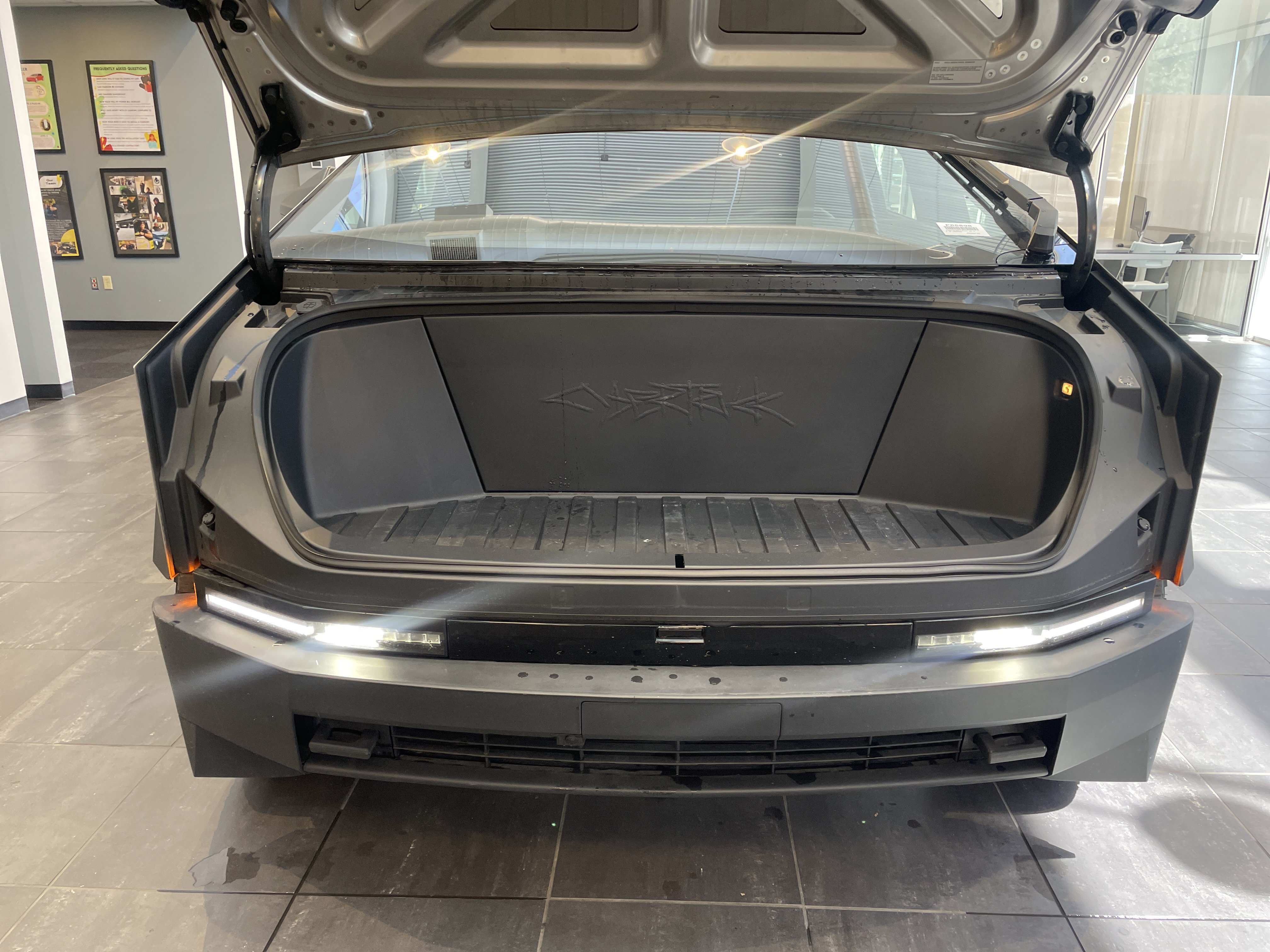 Used 2024 Tesla Cybertruck Cyberbeast AWD/4WD image 40