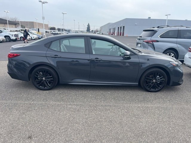 Used 2025 Toyota Camry XLE image 4