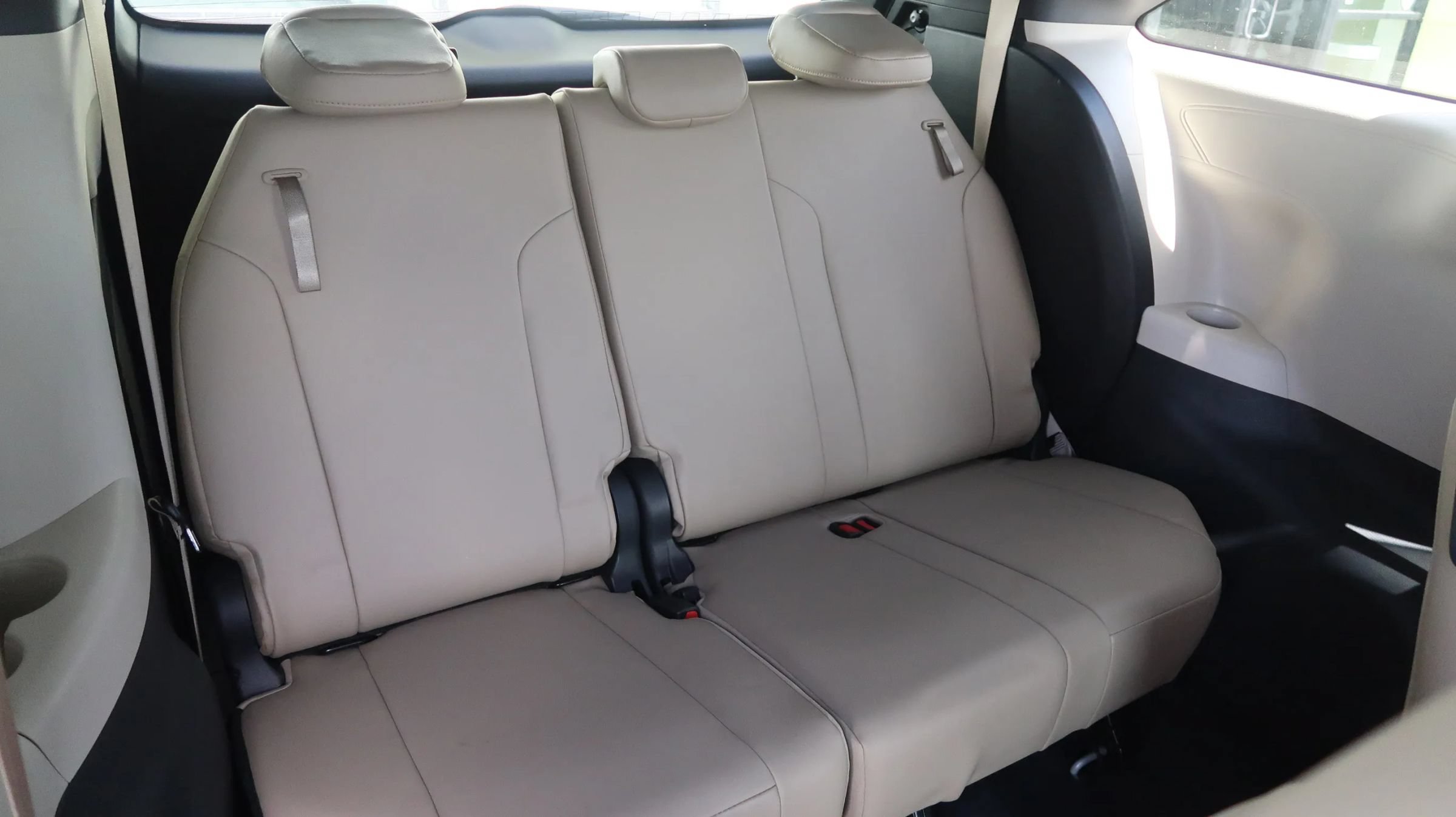 Used 2021 Toyota Sienna XLE FWD image 23