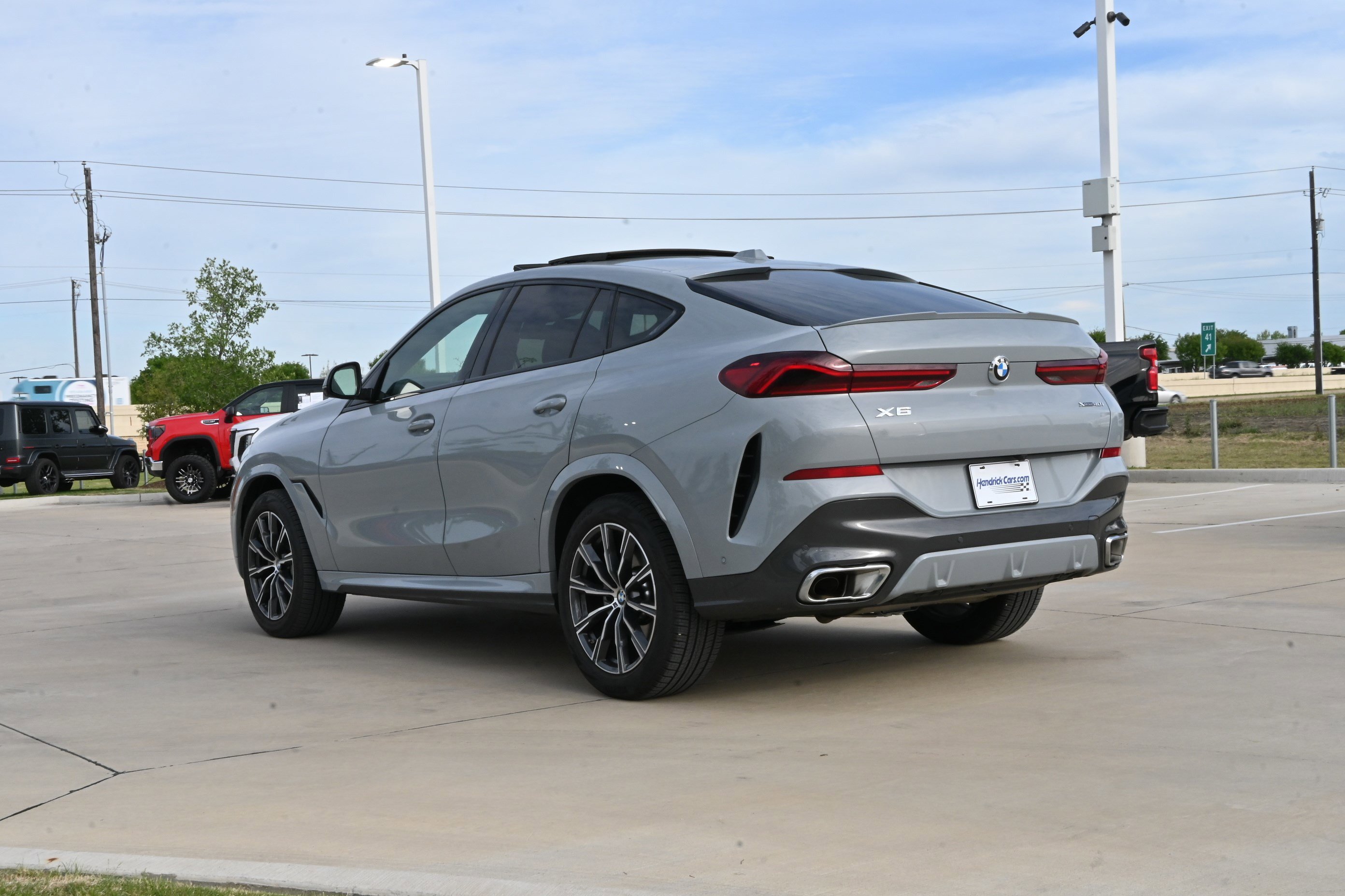 Certified 2025 BMW X6 xDrive40i AWD/4WD image 6