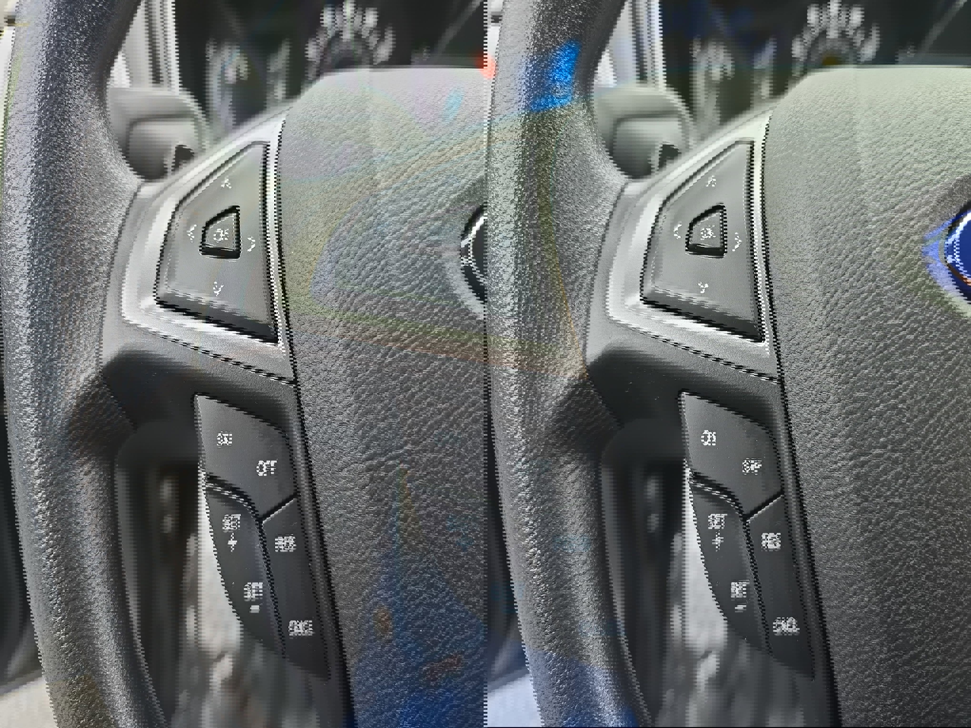 Used 2017 Ford Fusion SE w/ Fusion SE Technology Package image 16