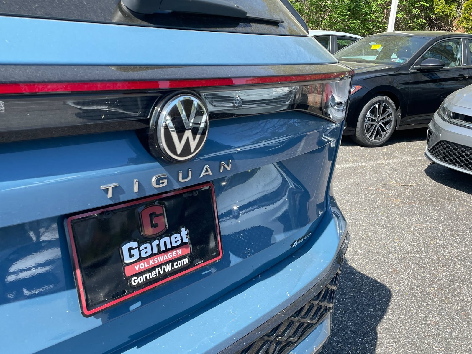 Certified 2025 Volkswagen Tiguan SEL R-Line AWD/4WD image 33