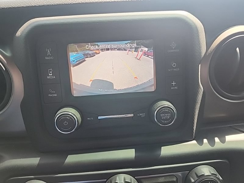 Used 2020 Jeep Wrangler Sport AWD/4WD image 13