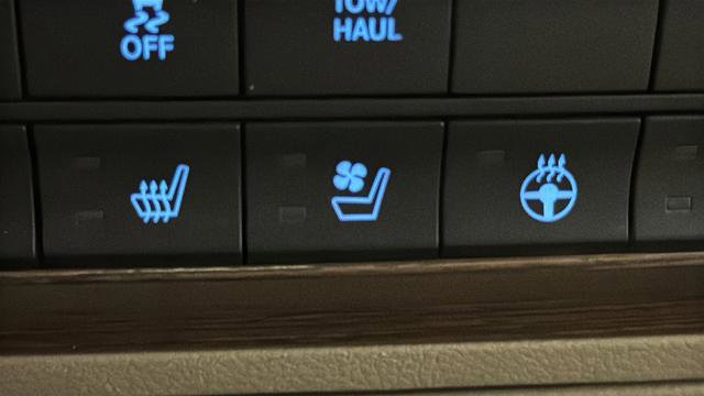 Used 2016 RAM 1500 Laramie w/ Convenience Group image 41