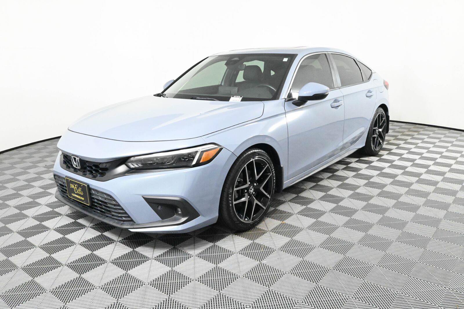Used 2022 Honda Civic Sport Touring image 2