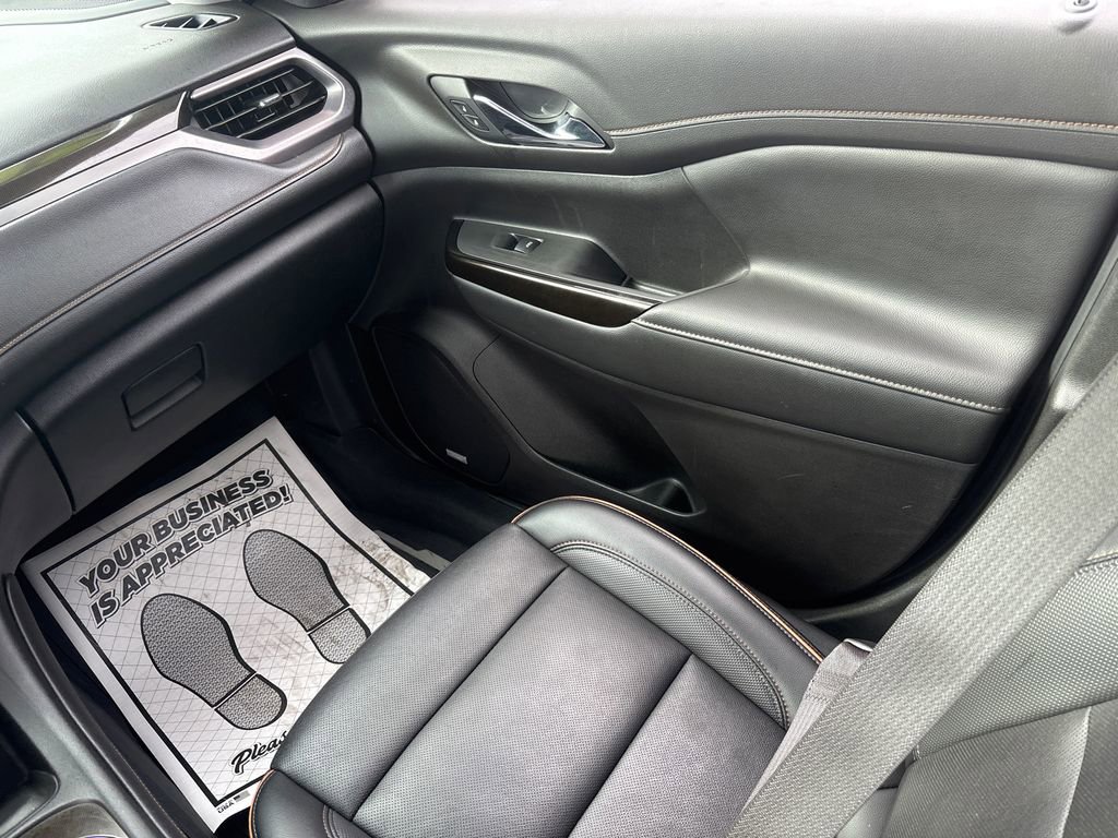 Used 2021 GMC Acadia AT4 w/ Preferred Package image 15