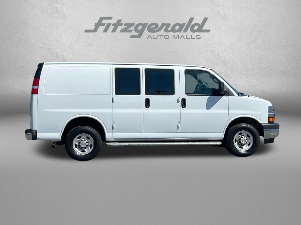 Used 2024 Chevrolet Express 2500 w/ Driver Convenience Package RWD image 3