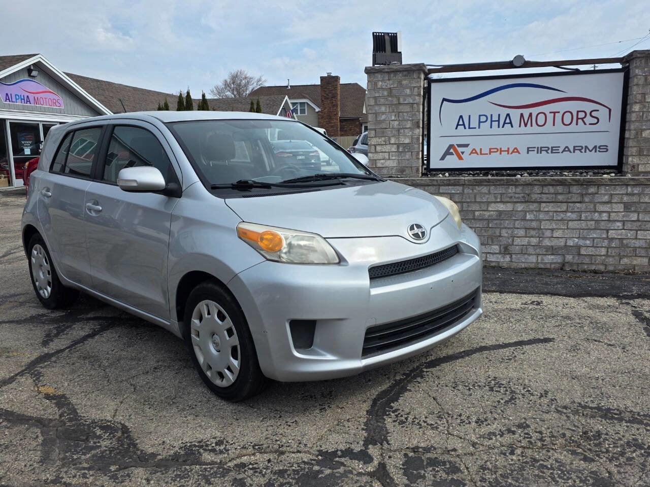 Used 2009 Scion xD image 1