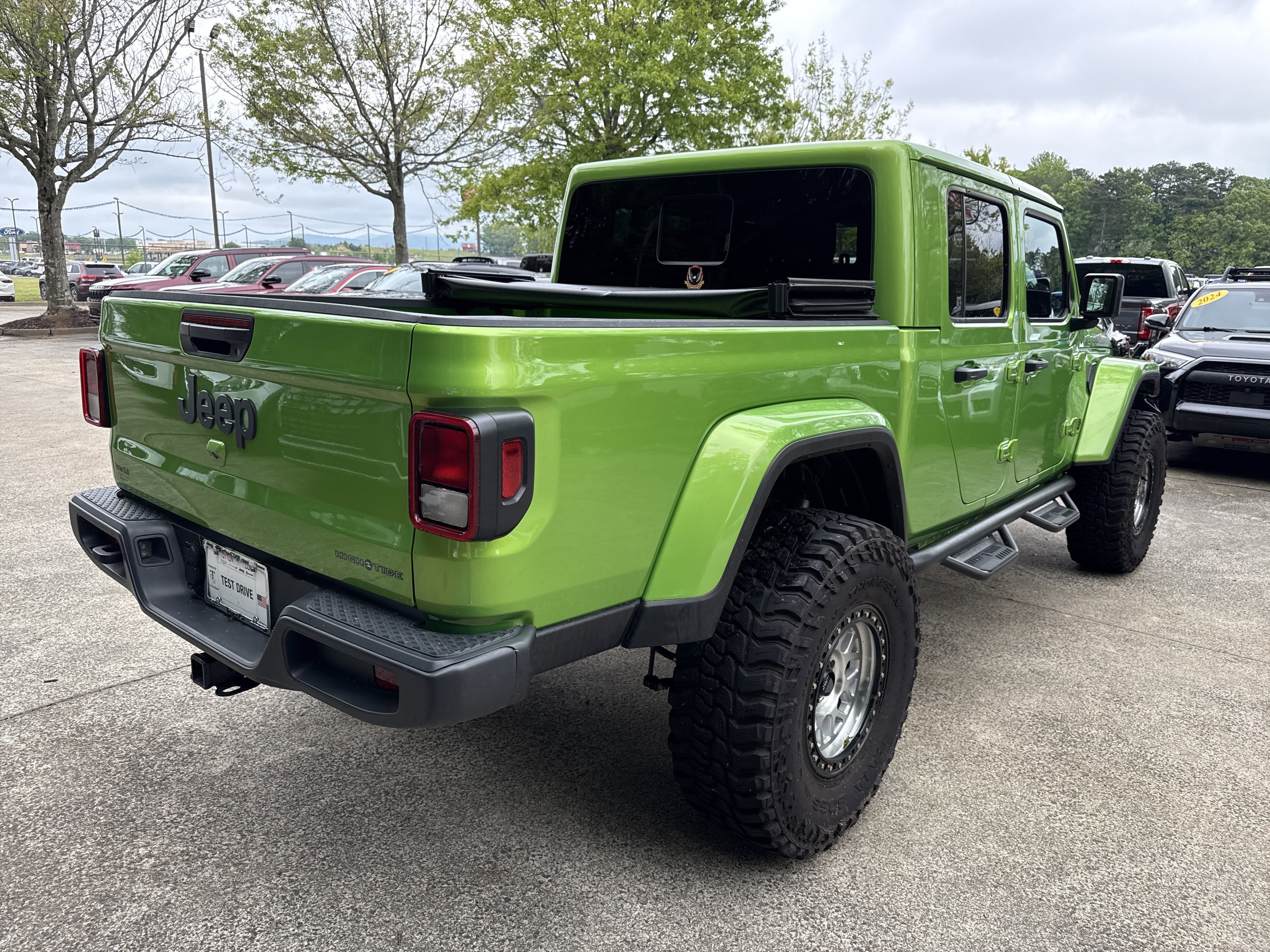 Used 2025 Jeep Gladiator Sport AWD/4WD image 7