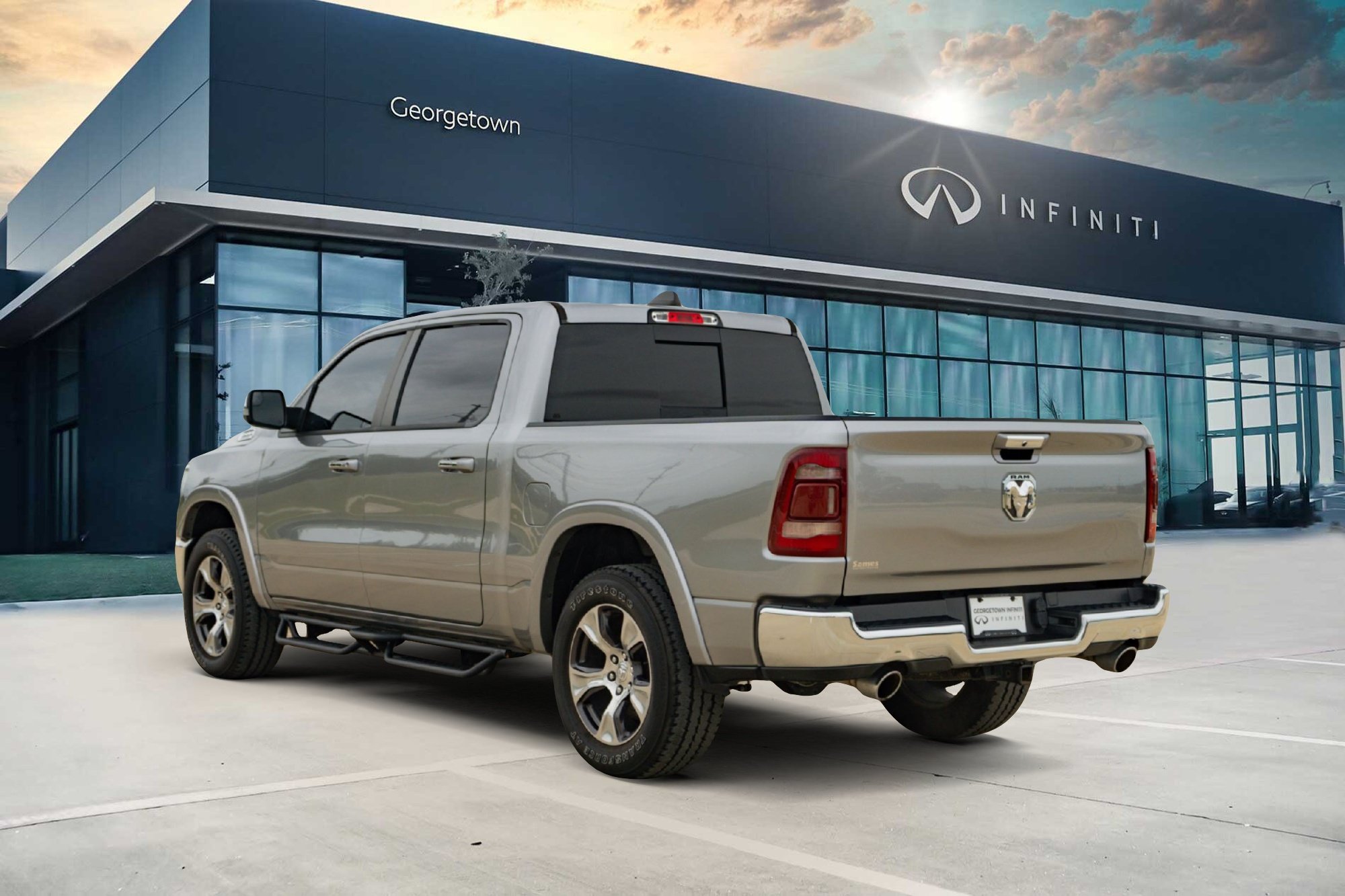 Used 2022 RAM 1500 Laramie AWD/4WD image 6