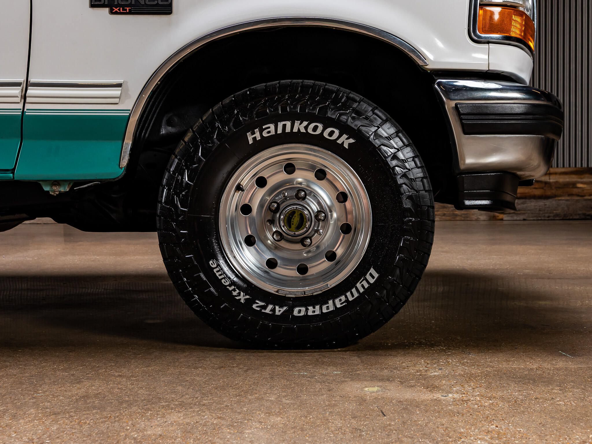 Used 1995 Ford Bronco XLT AWD/4WD image 11