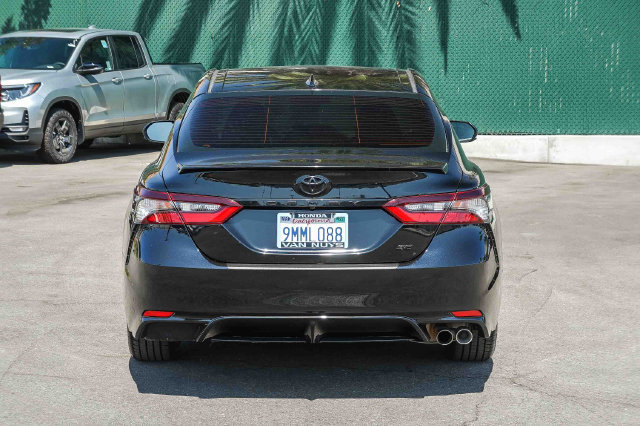 Used 2021 Toyota Camry SE FWD image 6