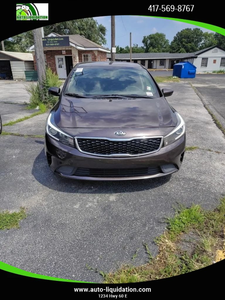 Used 2017 Kia Forte LX FWD image 1