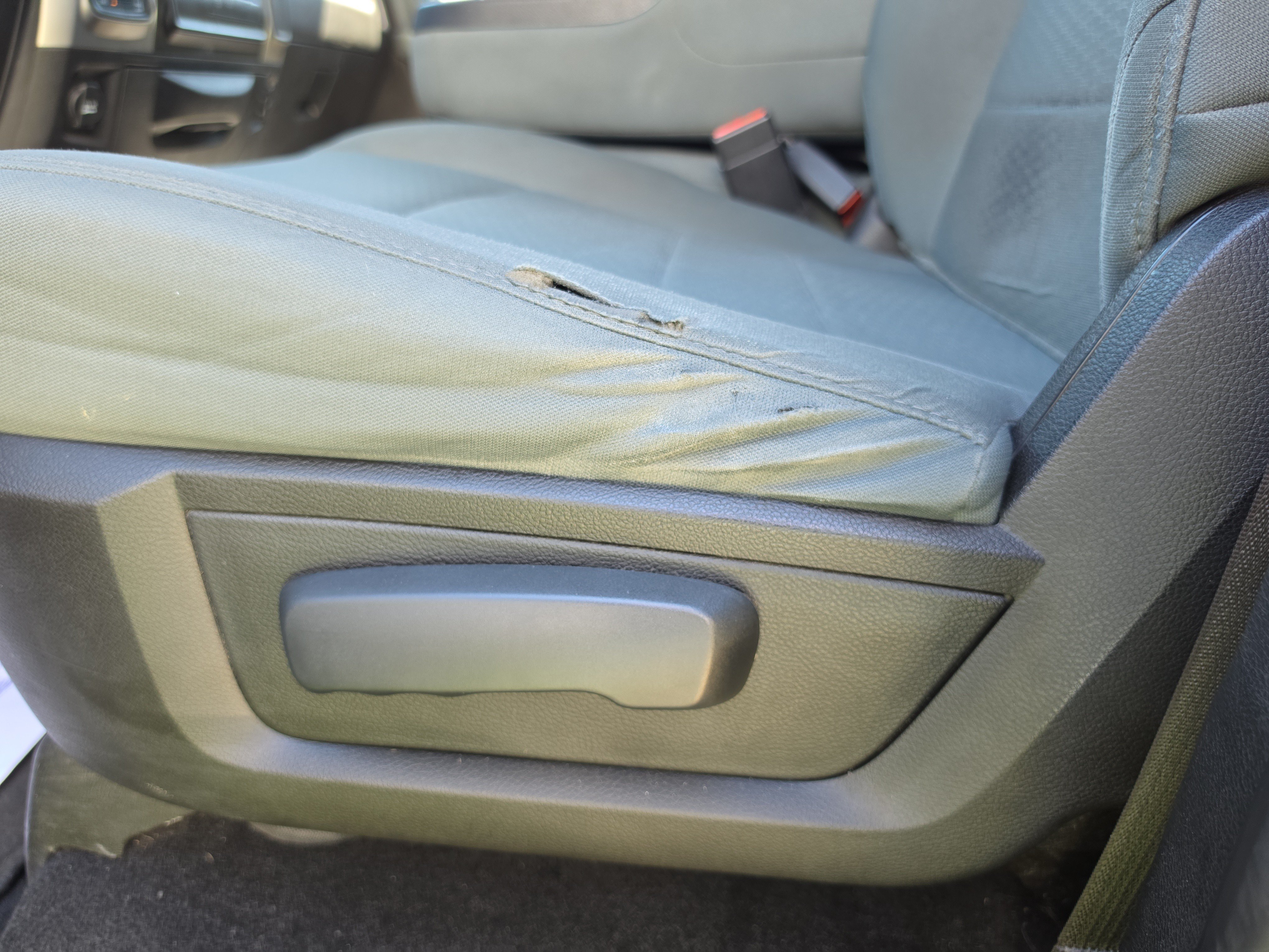 Used 2019 RAM 1500 Classic SLT AWD/4WD image 14